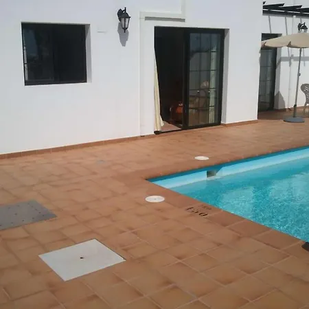 Puerto Del Carmen Sleeps 6 Pool Wifi
