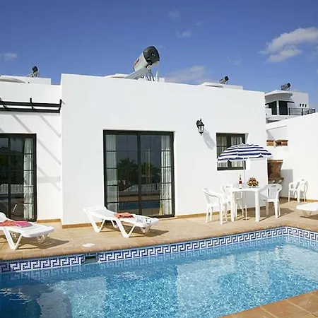 Villa Puerto Del Carmen Sleeps 6 Pool Wifi *